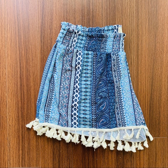 Blue shorts with tassels - Picture 2 of 2